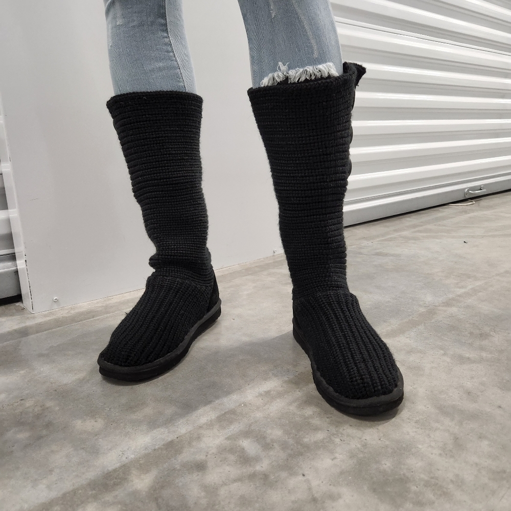 UGG Classic Cardy Boots - Picture 3 of 10